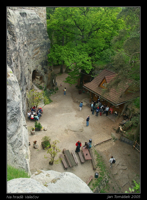 Na hradě Valečov